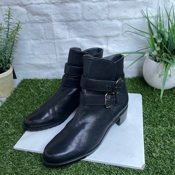 STUART WEITZMAN Strapduo Black
Leather Moto Buckle Ankle Boots Size
7.5 - Picture 7 of 11